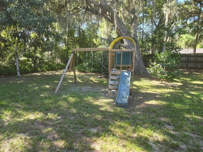 Building Photo - 6853 Grove Rd