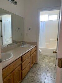 Building Photo - 6 BR 3 BA 2 Story home available in Visalia now