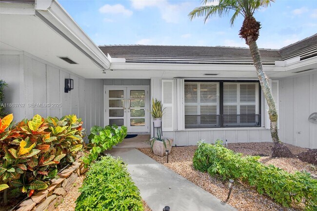 Building Photo - 15 Balfour Rd E