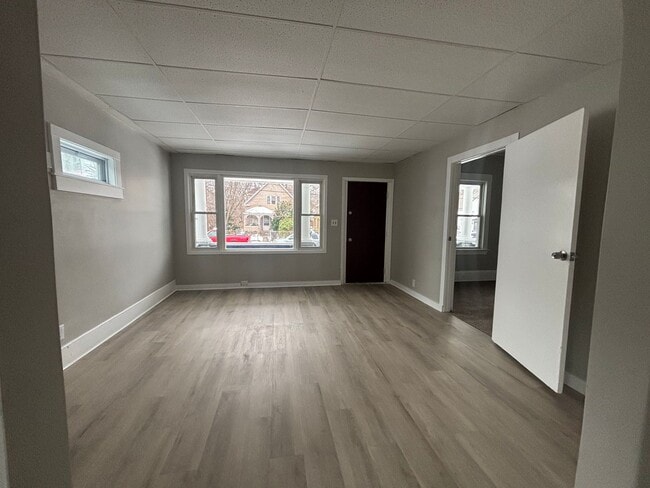 Building Photo - 50th,W.3543