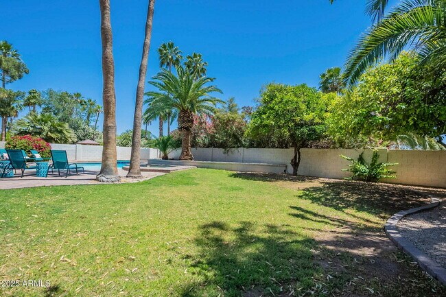Building Photo - Long Term Luxury Furnished Rental, also av...