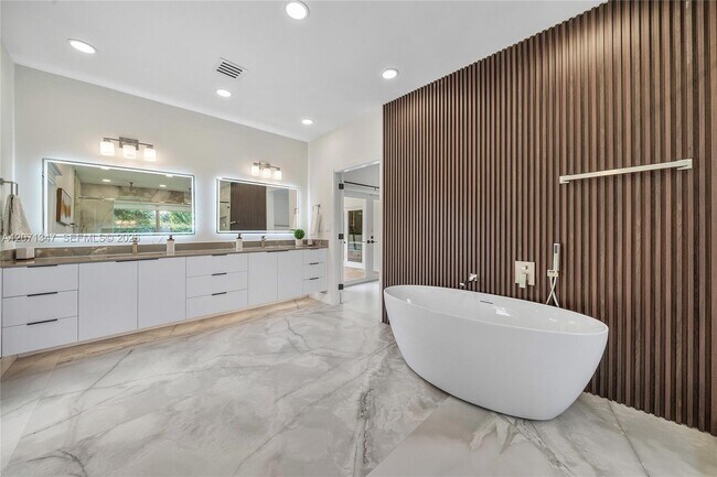 Building Photo - 13900 Mustang Trail