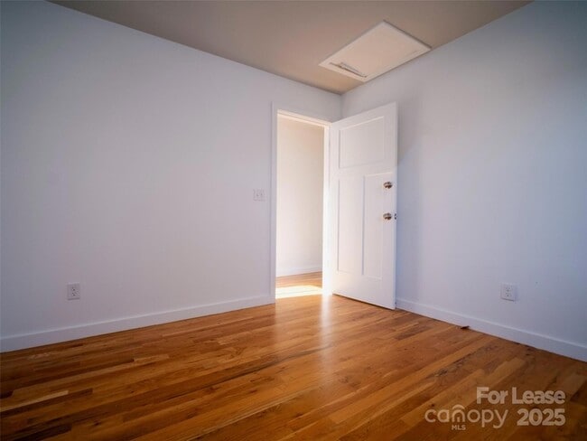 Building Photo - 301 McAllister St