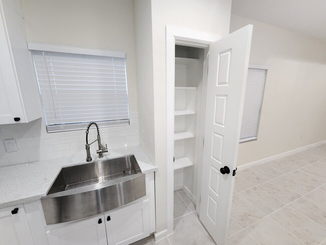 Building Photo - 238 W Levee St