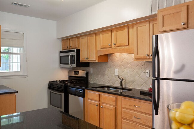 Building Photo - 118 Hessian Hills Ridge