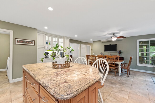 Building Photo - 12819 Huntercreek Rd