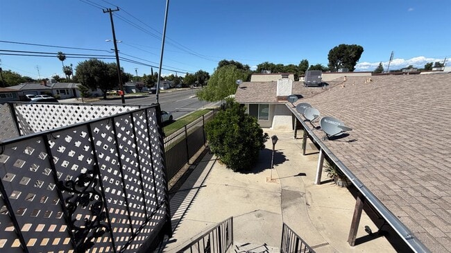 Building Photo - 2514 E Andrews Ave