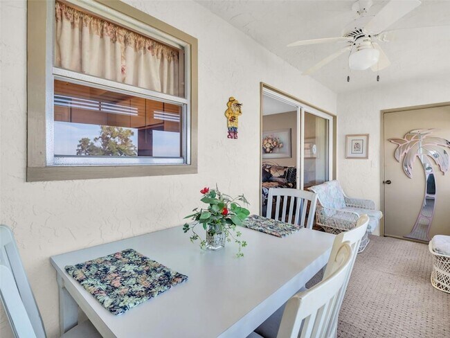 Building Photo - 656 Windrush Bay Dr