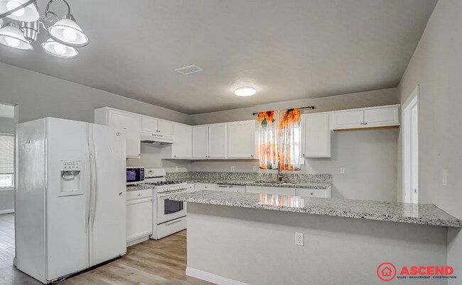 Building Photo - 2403 Belle Ter