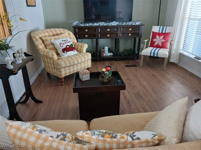 Building Photo - 2105 Cypress Ct