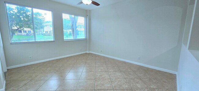 Building Photo - 4305 Coventry Pointe Way