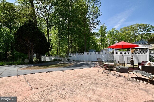 Building Photo - 10612 Anita Dr