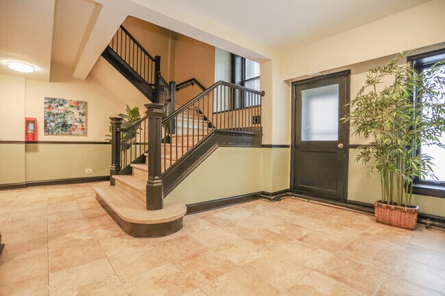 Building Photo - 7455 Greenview