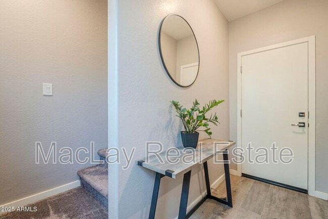 Building Photo - 2271 E Hidalgo Ave