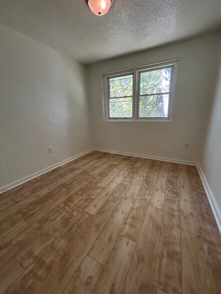 05_Bedroom 1 - 3415 Piedmont Ave