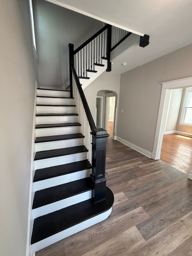 Building Photo - Charming 4bdrm/1.5bth Home Located in Richmond's North Highland Park w/Balcony!!
