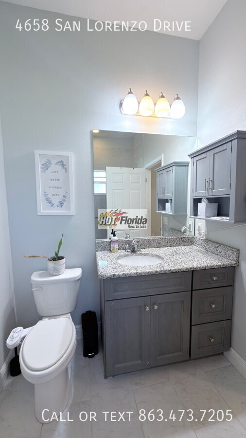 Building Photo - 4658 San Lorenzo Dr