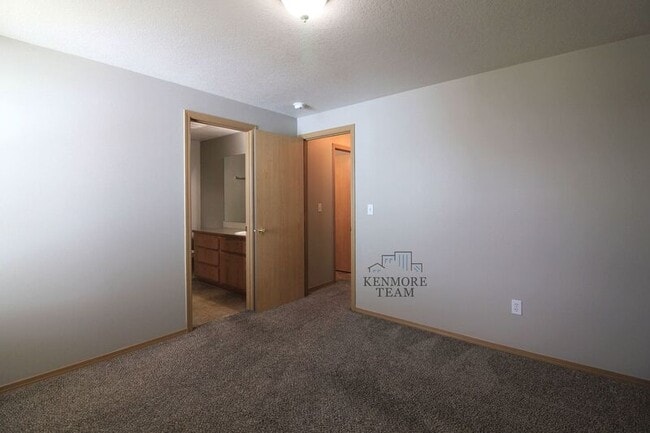 Building Photo - 8708 Overland Ct