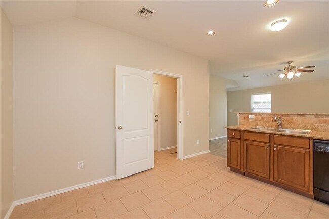 Building Photo - 8105 Frye Ln