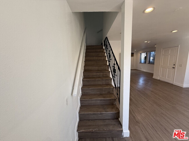 Building Photo - 1505 S Dunsmuir Ave