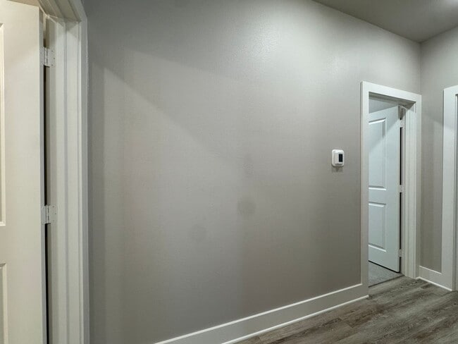 Building Photo - 7110 Alexander Dr