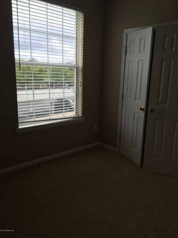 Building Photo - 7801 Point Meadows Dr