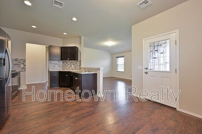 Building Photo - 9708 High Noon Rd