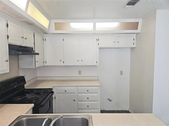 Building Photo - 7601 Creekmoor Dr