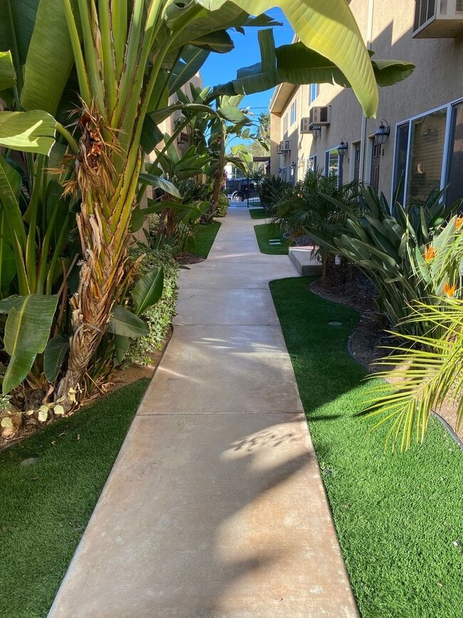 Building Photo - Greenfield Area