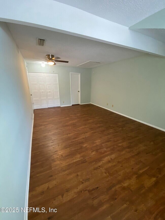 Building Photo - 6213 Lake Tahoe Dr
