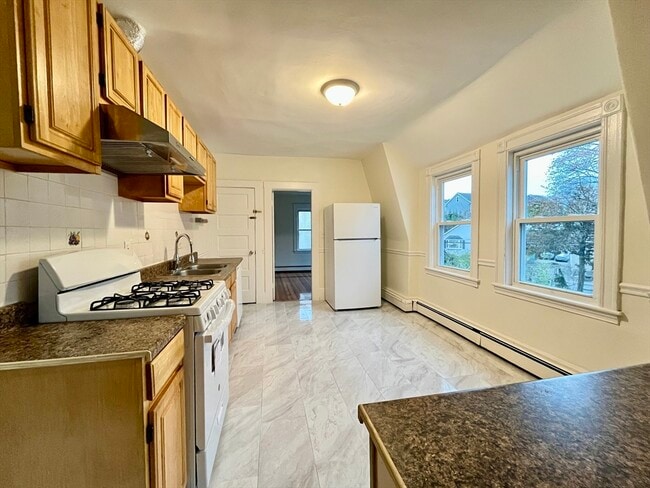 Building Photo - 55 Scammell St