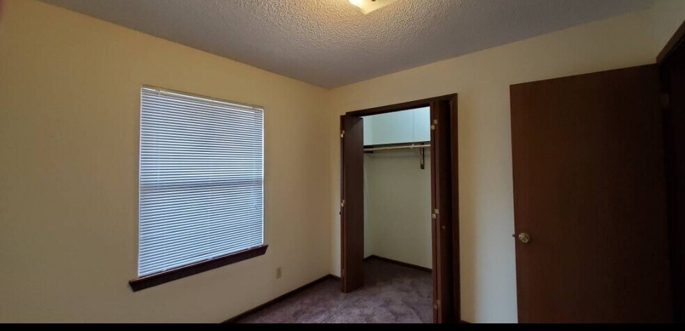 Building Photo - 5112 Shadylane Dr