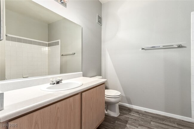 Building Photo - 7413 W Russell Rd