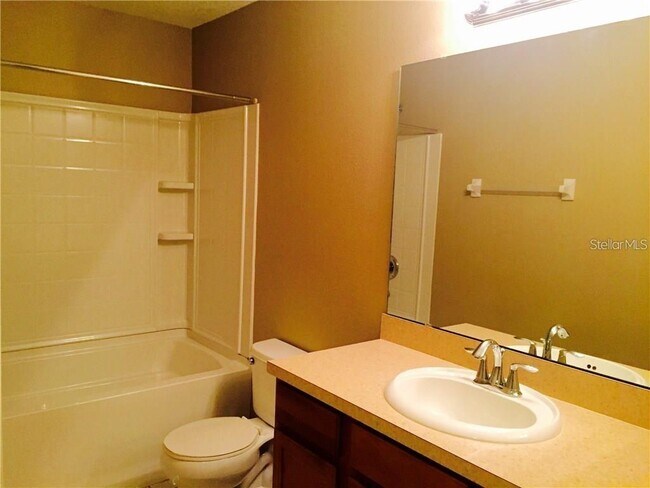 Building Photo - 1049 Priory Cir