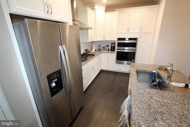 Building Photo - 43197 Mongold Square