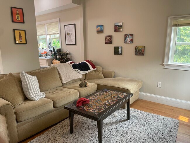 Building Photo - 60 Foster St