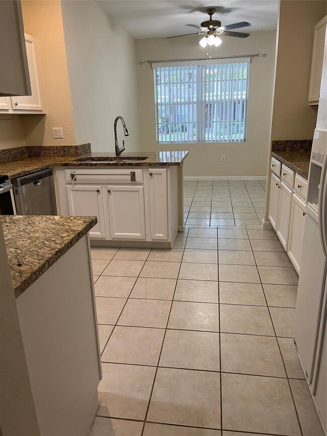 Building Photo - 1506 Fenton Dr