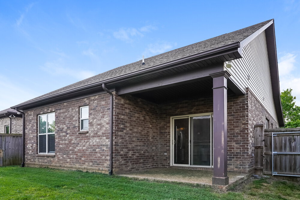 Building Photo - 102 England Pl