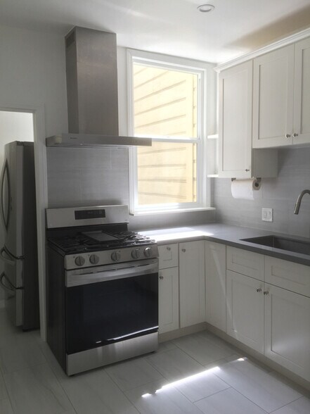 Building Photo - 3901-3907-3907 26th St