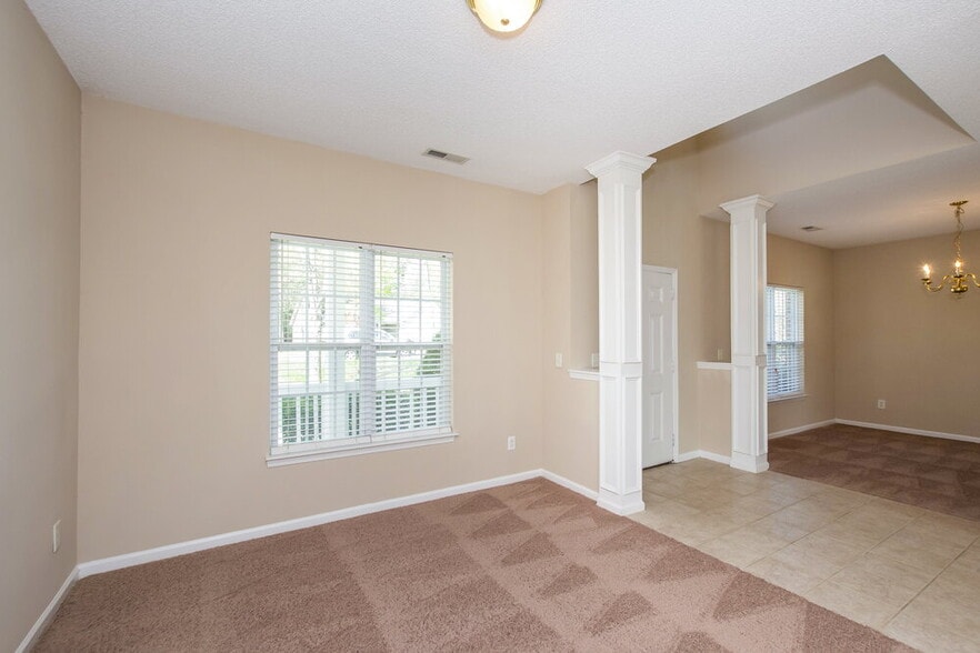 Building Photo - 326 McGinn Grove Dr