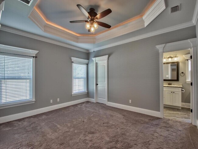 Building Photo - 114 Carousel Cir