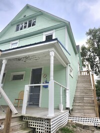 Building Photo - 503 W Walnut St