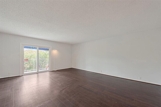 Building Photo - 2601 Bellefontaine St