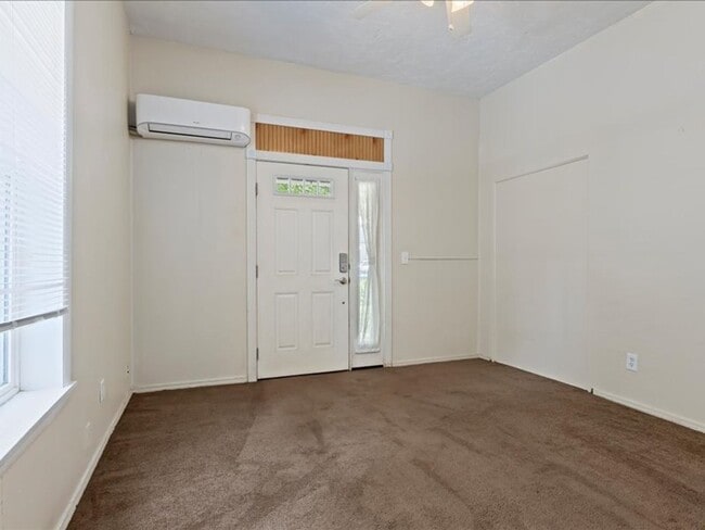 Building Photo - 818 S 400 E