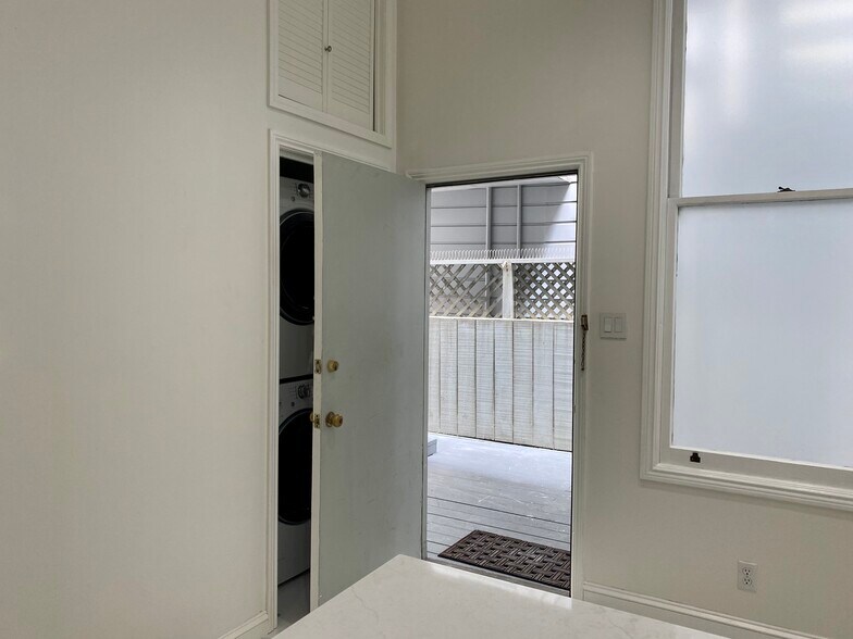 Building Photo - 1406 Post St