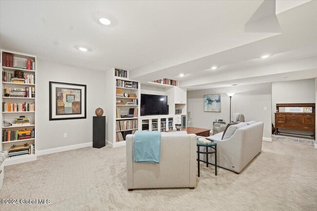 Building Photo - 64 North Ln