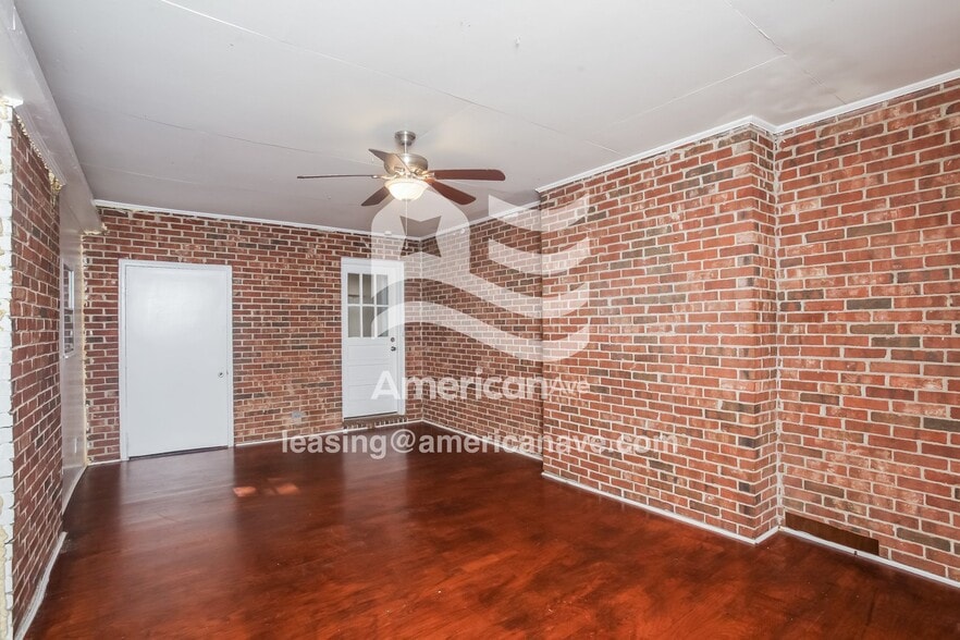 Building Photo - 1859 Woodsboro Dr