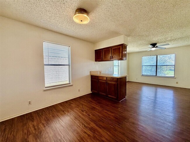 Building Photo - 3311 Fallmeadow St