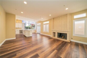 Building Photo - 9531 Montanza Way