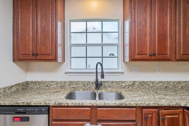 Building Photo - 3009 La Salle Ct